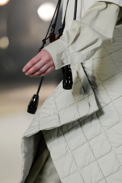 Look 49